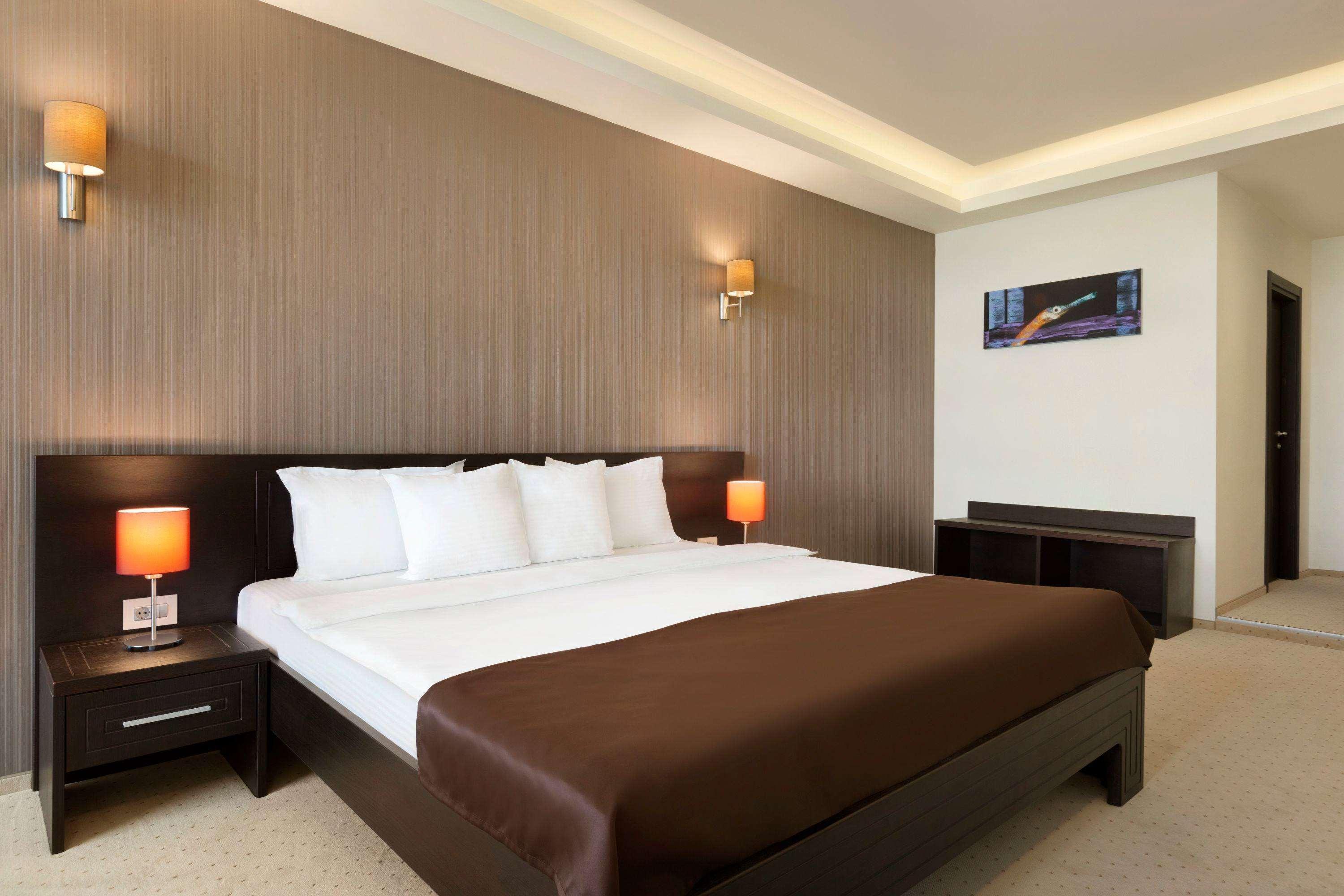Ramada Constanta Hotel Exterior foto
