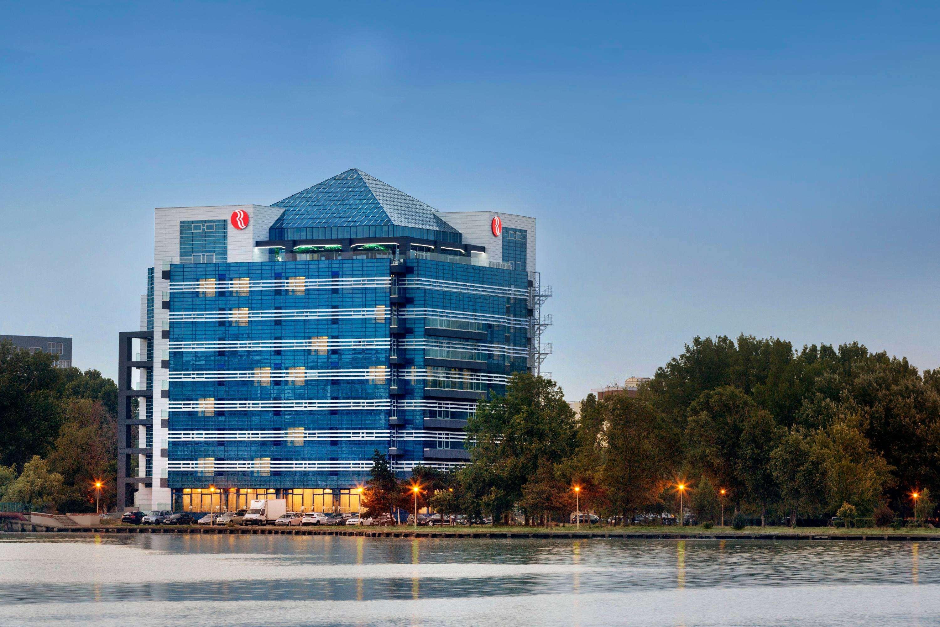 Ramada Constanta Hotel Exterior foto