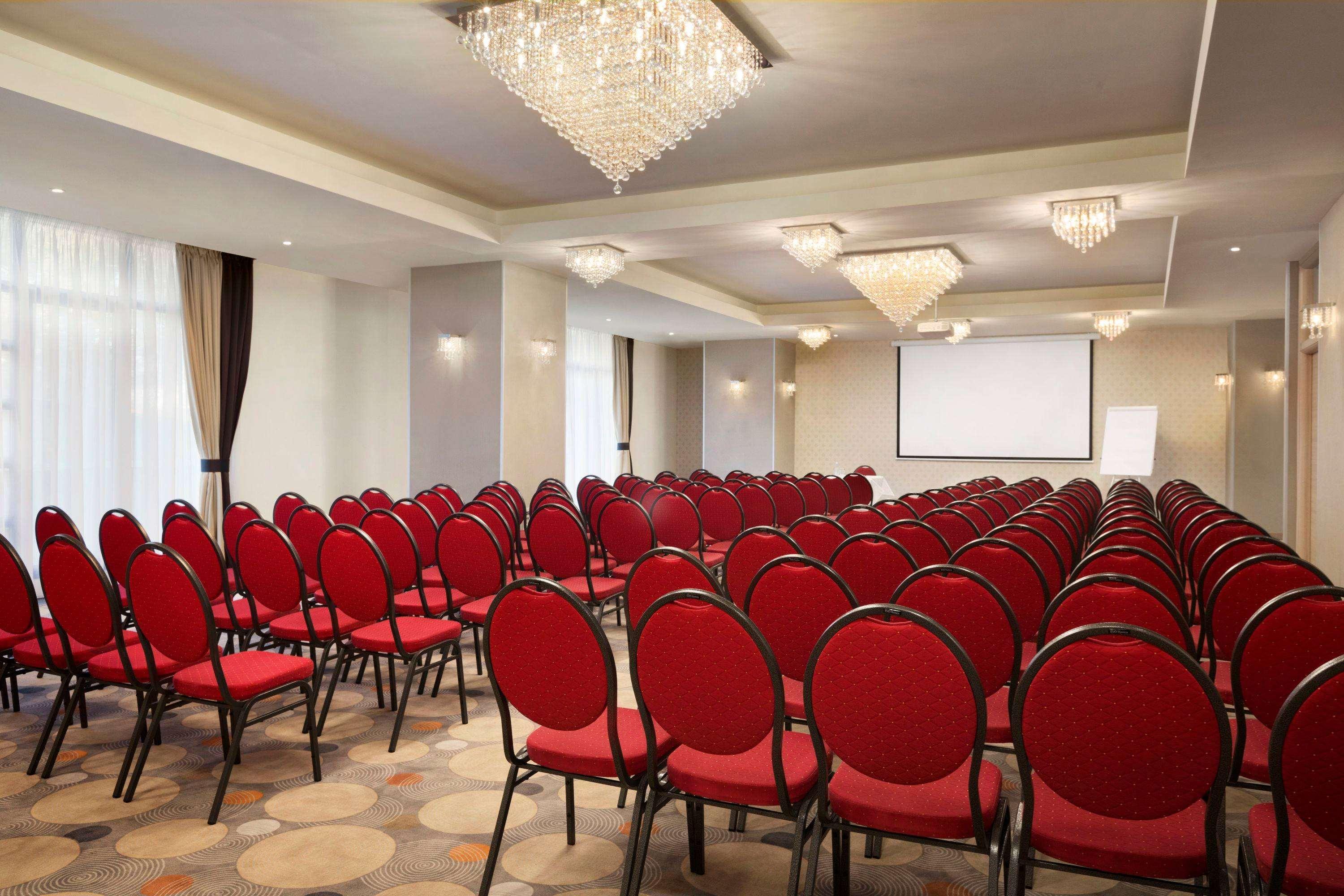 Ramada Constanta Hotel Exterior foto