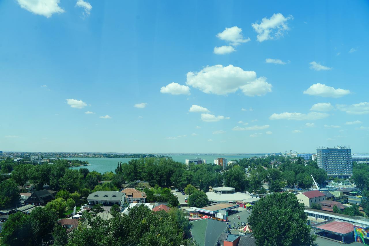 Ramada Constanta Hotel Exterior foto