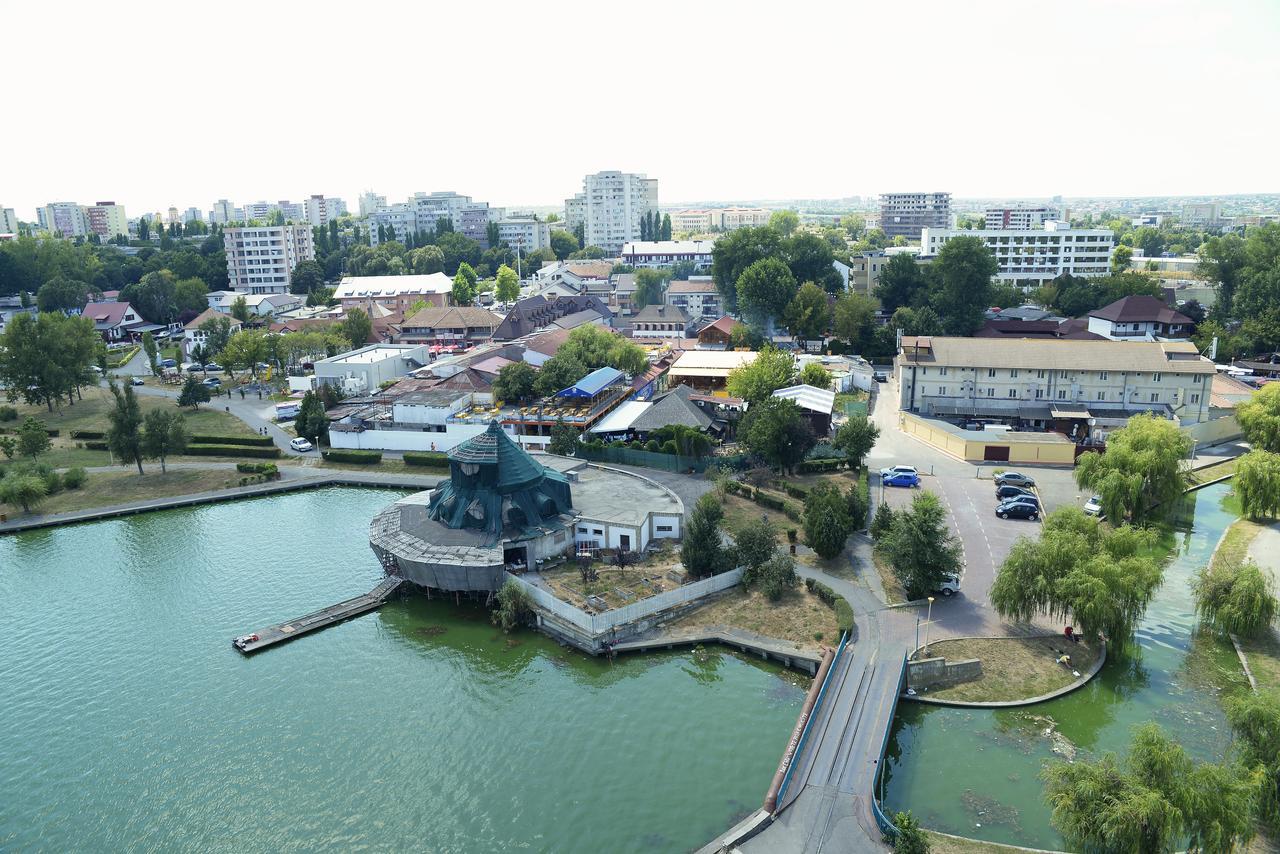 Ramada Constanta Hotel Exterior foto