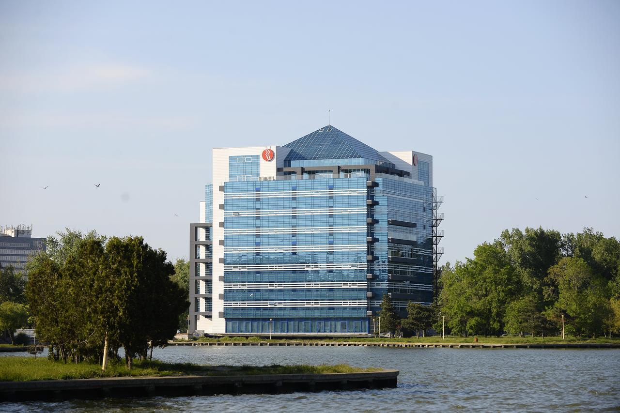 Ramada Constanta Hotel Exterior foto