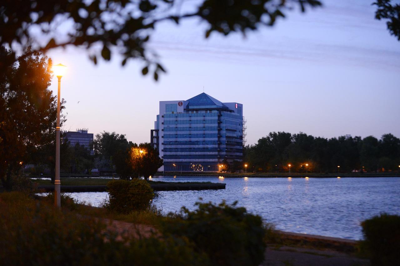 Ramada Constanta Hotel Exterior foto
