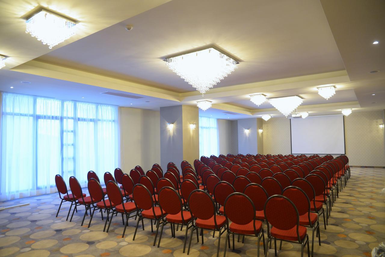 Ramada Constanta Hotel Exterior foto