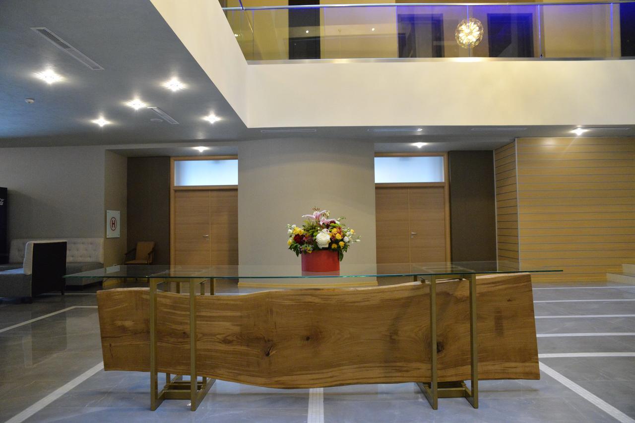 Ramada Constanta Hotel Exterior foto